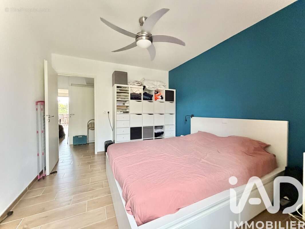 Photo 9 - Appartement à CHATEAUNEUF-LE-ROUGE