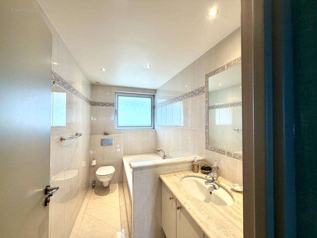 Appartement à VILLENEUVE-LOUBET