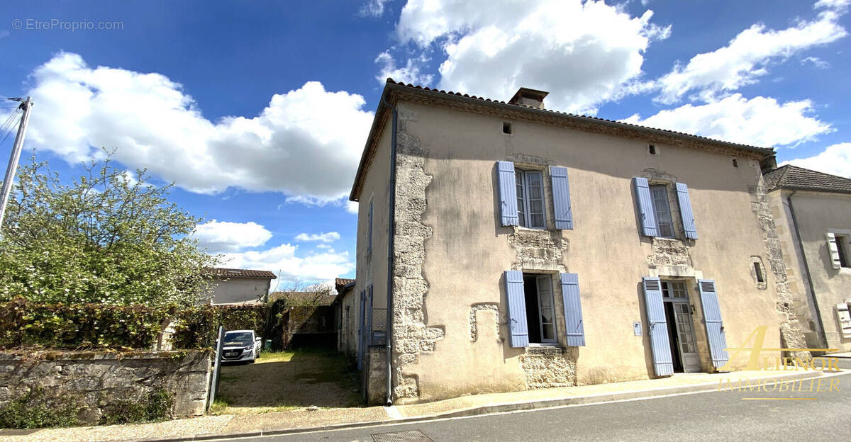 Maison à SAINT-JEAN-DE-COLE