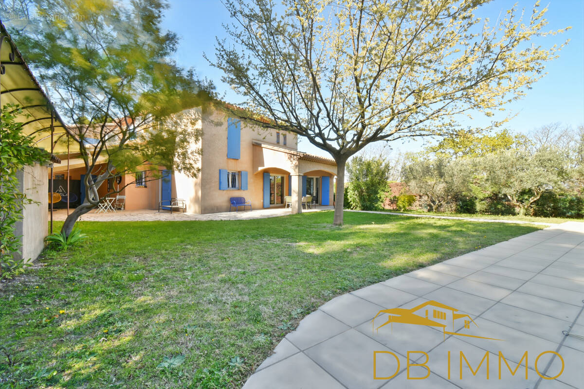 Maison à CHATEAUNEUF-DE-GADAGNE