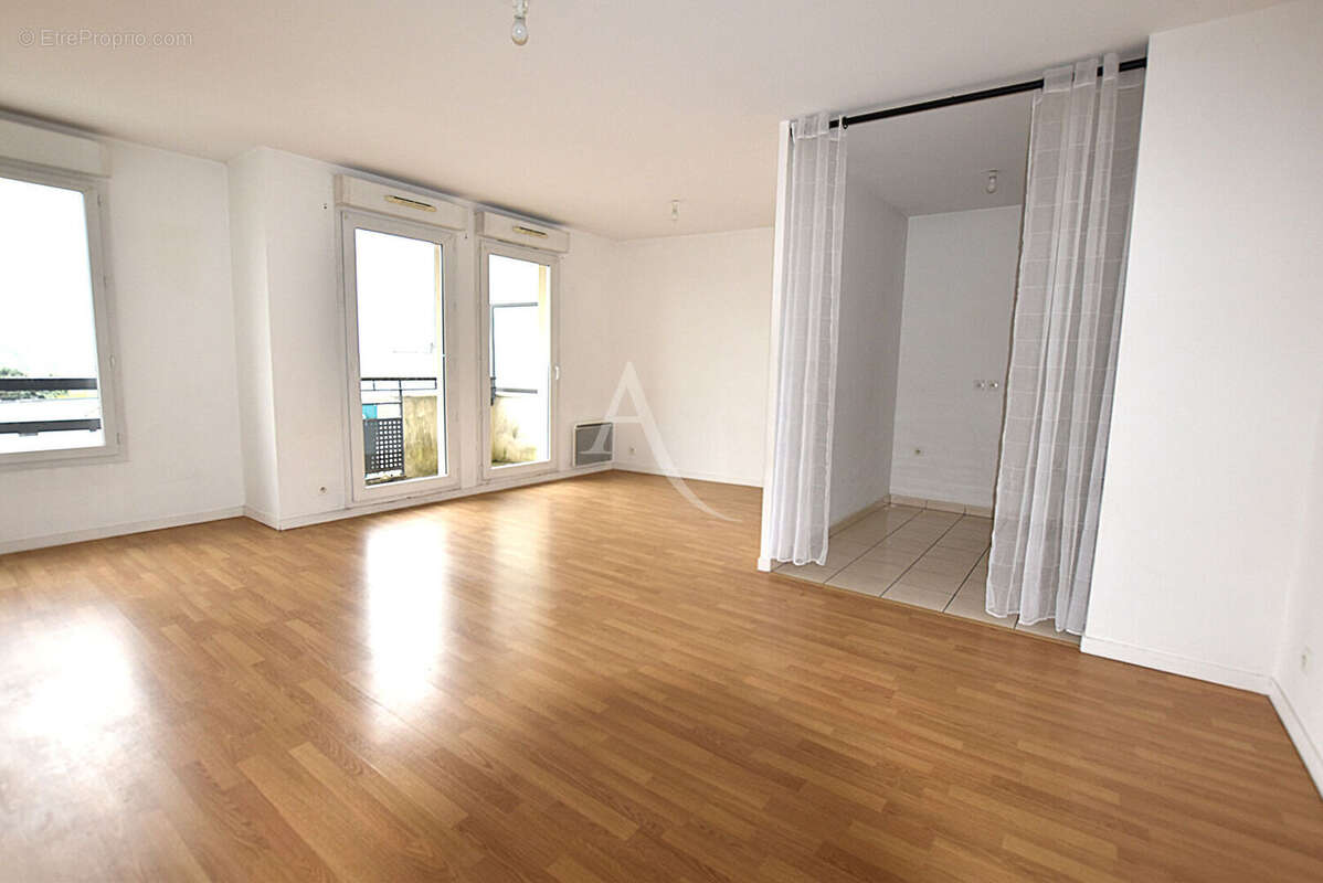 Appartement à COMBS-LA-VILLE