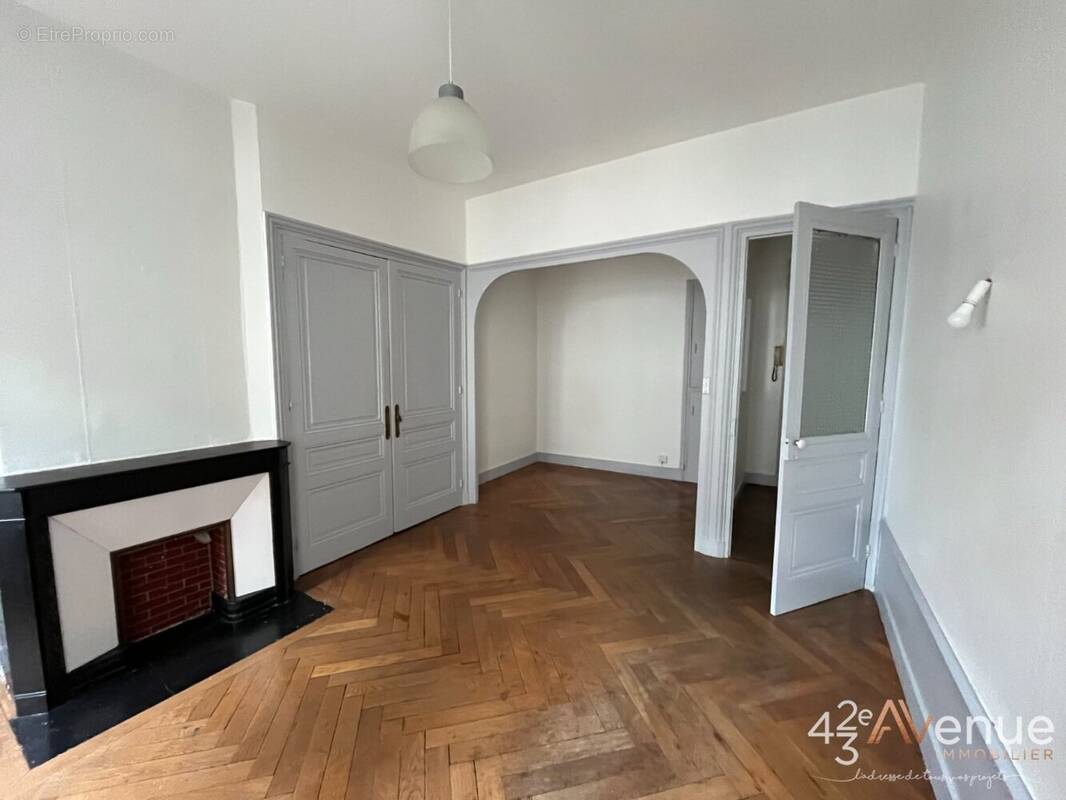 Appartement à SAINT-ETIENNE