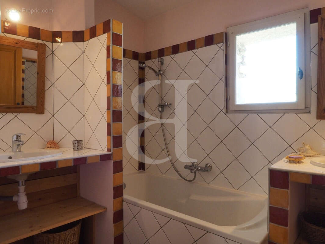 Maison à VAISON-LA-ROMAINE