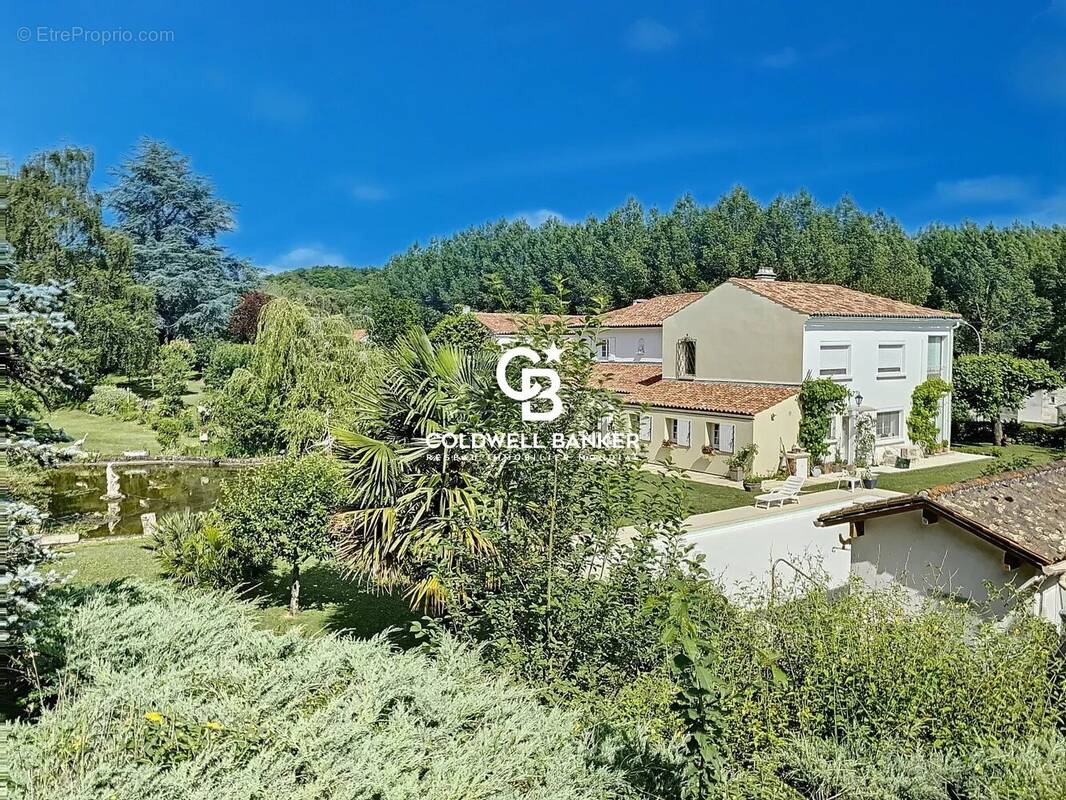 Maison à SAINT-CESAIRE