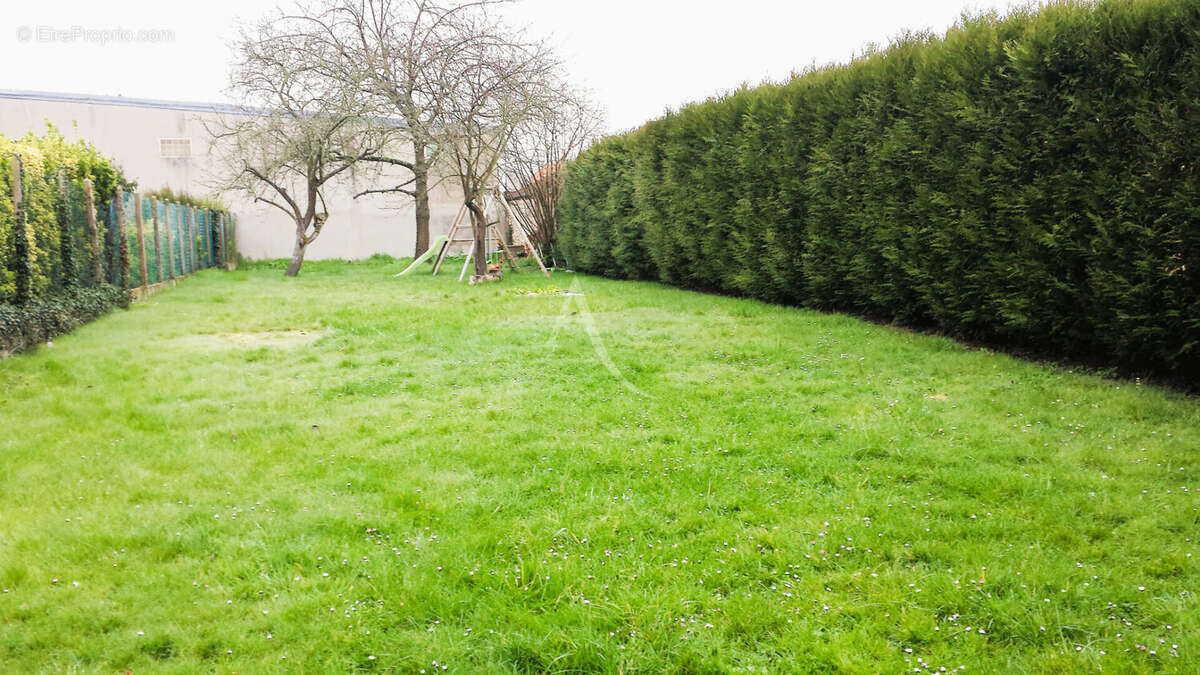 Appartement à SAULX-LES-CHARTREUX