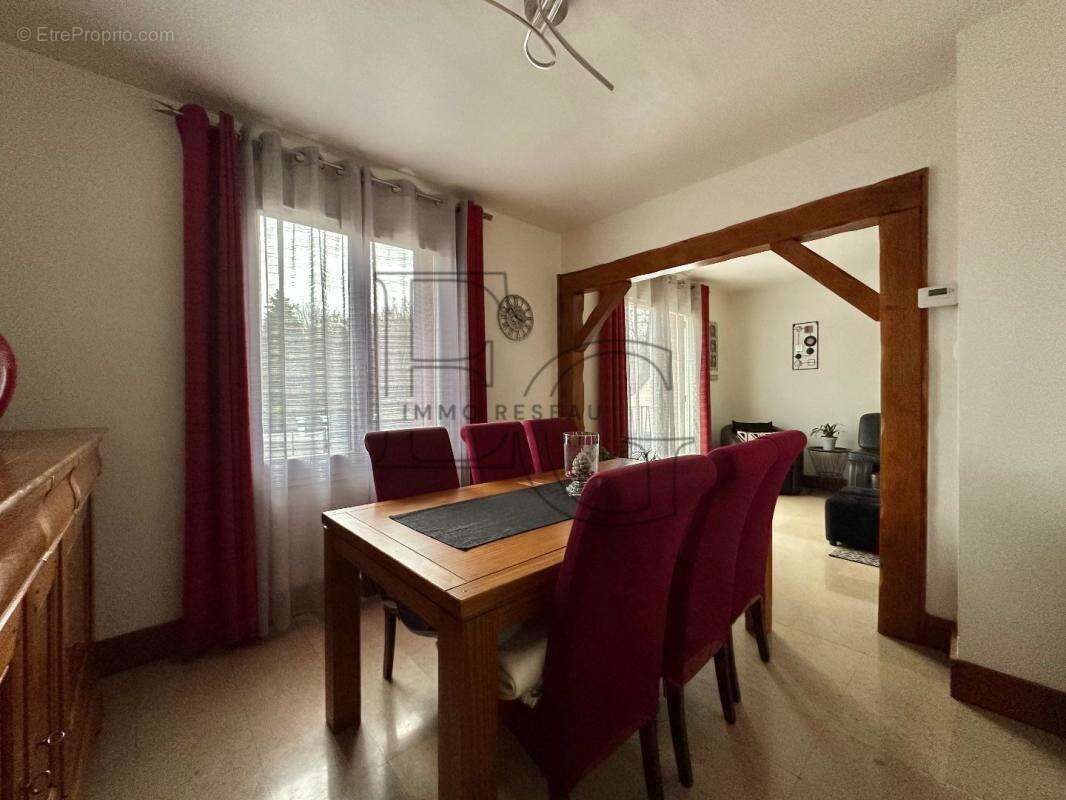Maison à ROINVILLE