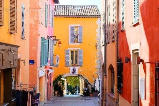 Commerce à VALBONNE