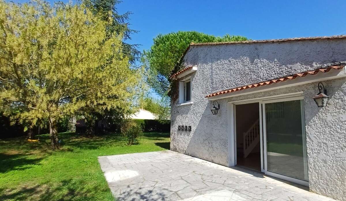 Maison à vendre 4 pièces proche de ANGOULEME (16) à Voeuil. 3 chambres, 1 garage. Terrain - photo 16
