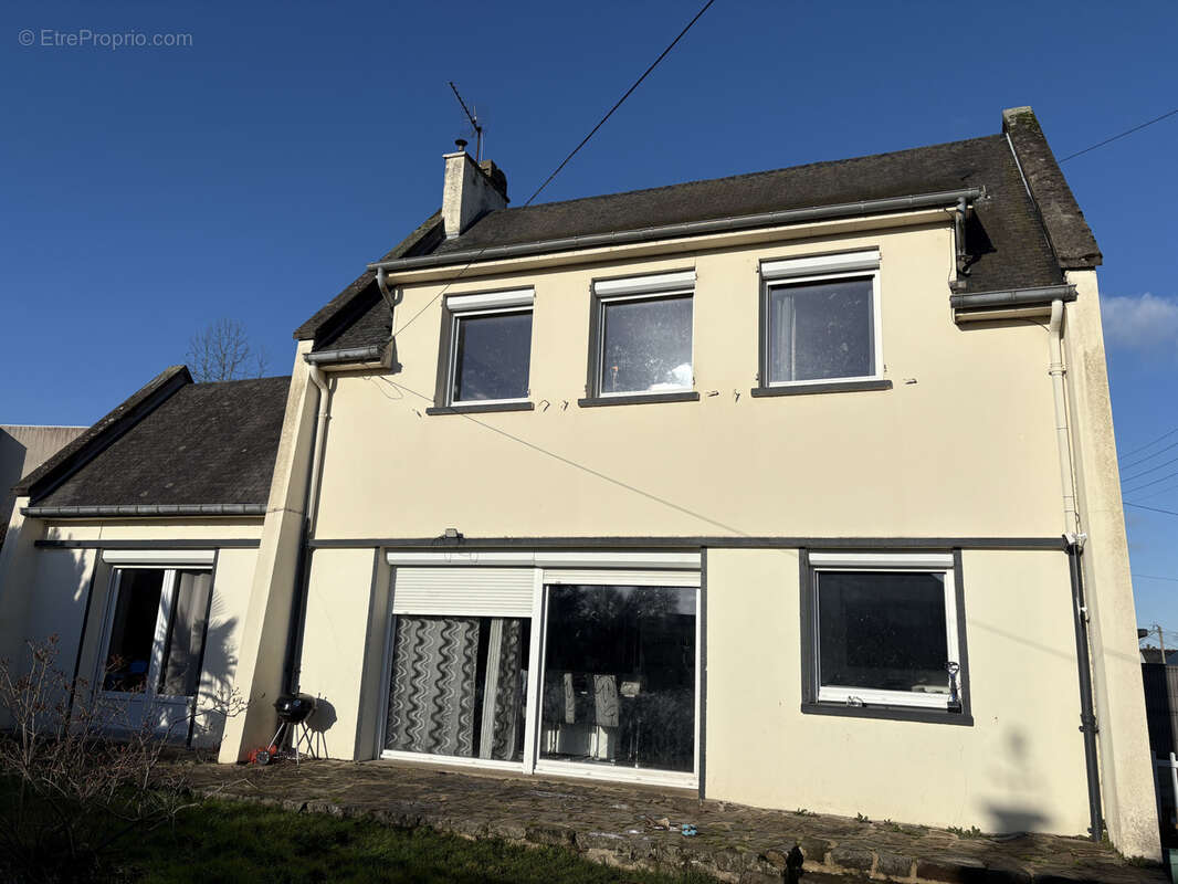 Maison à AMBRIERES-LES-VALLEES