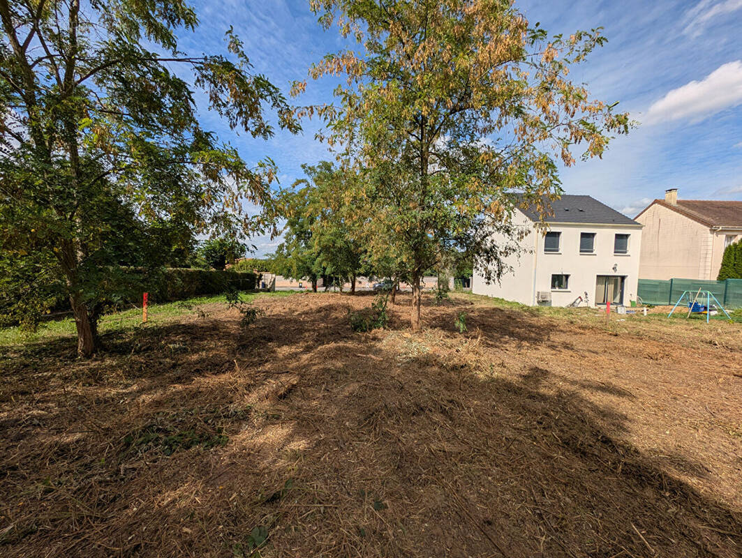Terrain à NANTEUIL-LES-MEAUX