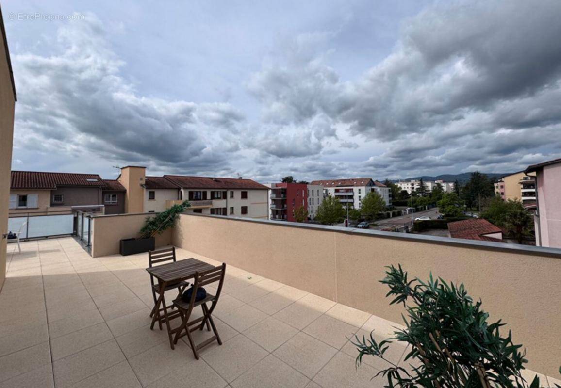 Appartement à CRAPONNE