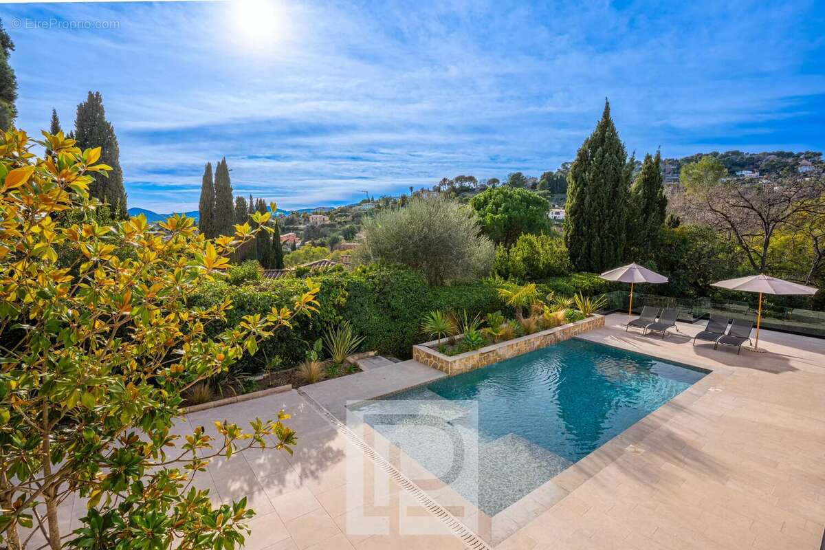Maison à MOUGINS