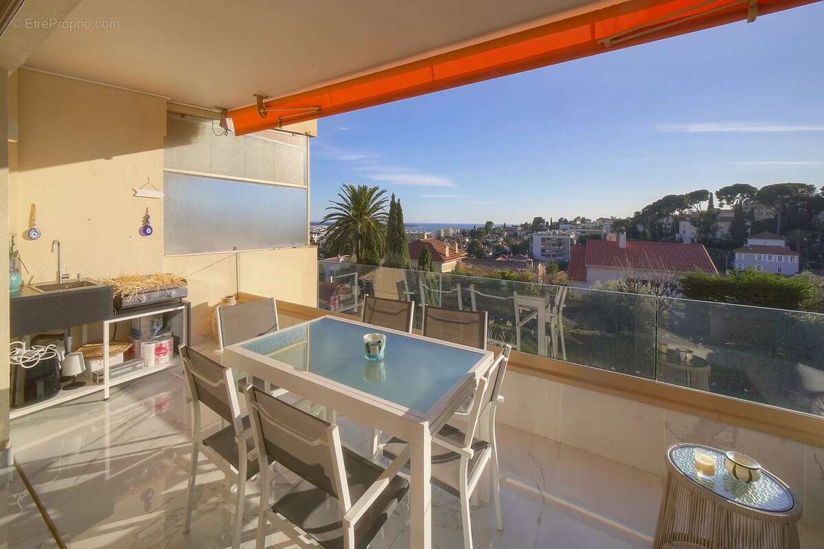 Appartement à LE CANNET