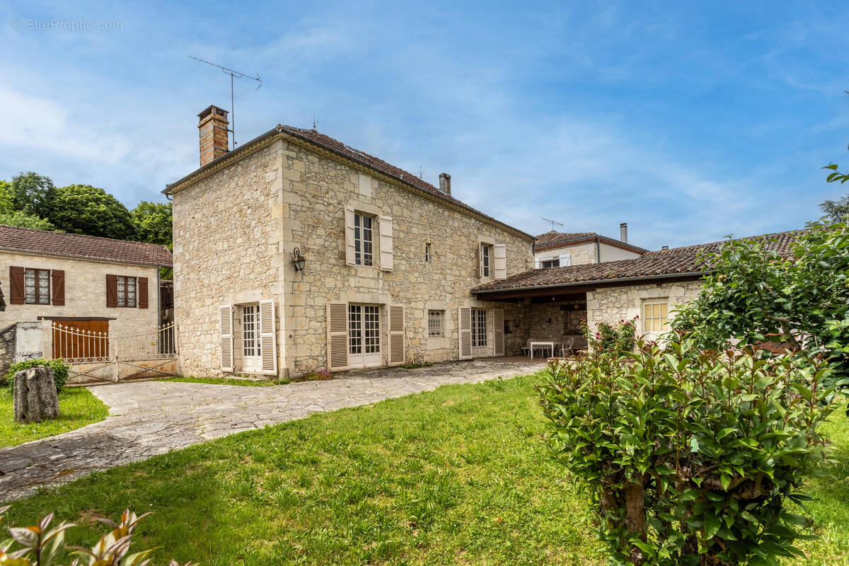 Maison à SAINT-MAURIN