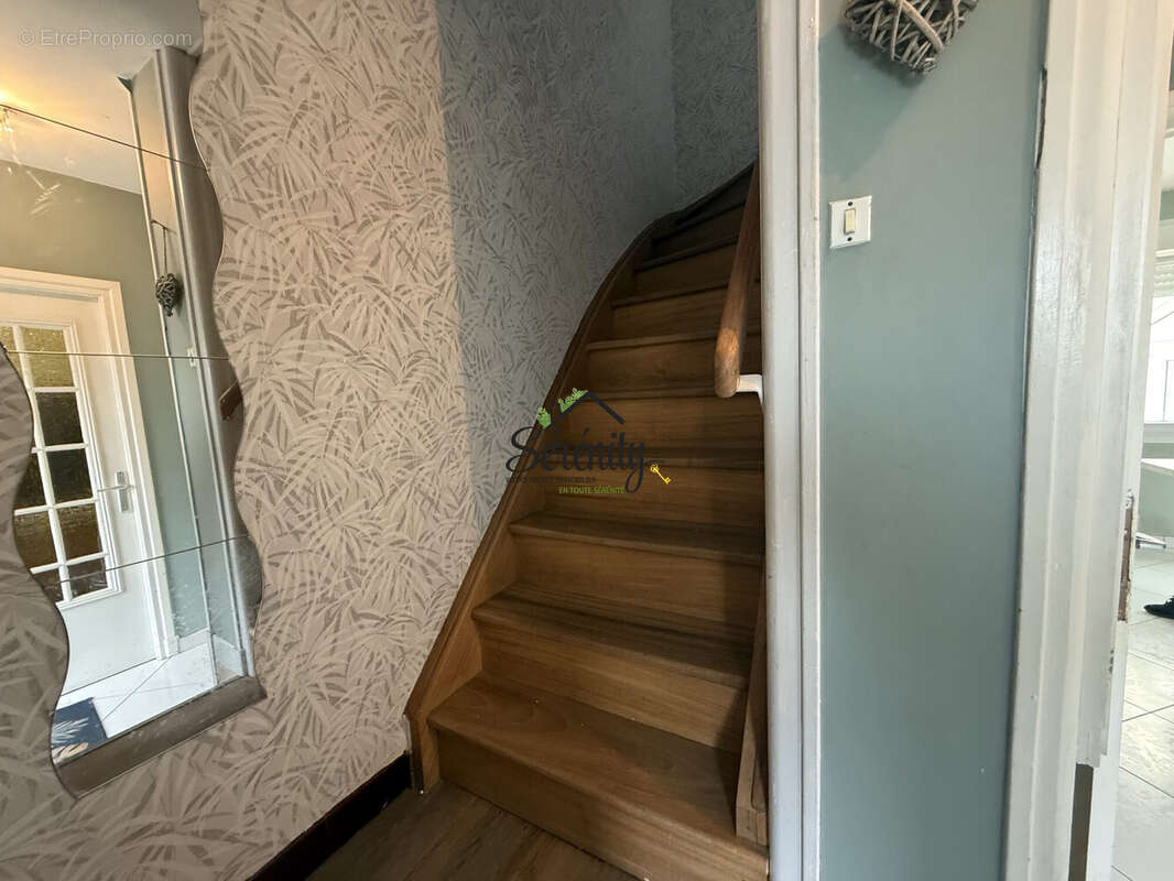 Maison à DOUCHY-LES-MINES