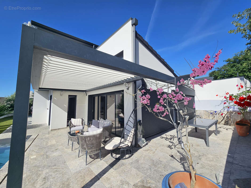 Maison à SALAISE-SUR-SANNE