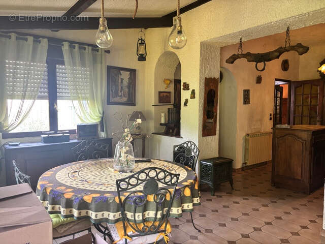 A VENDRE- Rare sur le secteur; Maison de caractère à JARNY-Dépendance aménagée de 41 m2 et parc de 18 ares. - photo 9