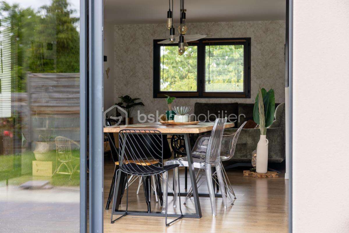 Maison récente de 102 m² avec jardin sans vis-à-vis – Briollay - Piscinable - photo 8