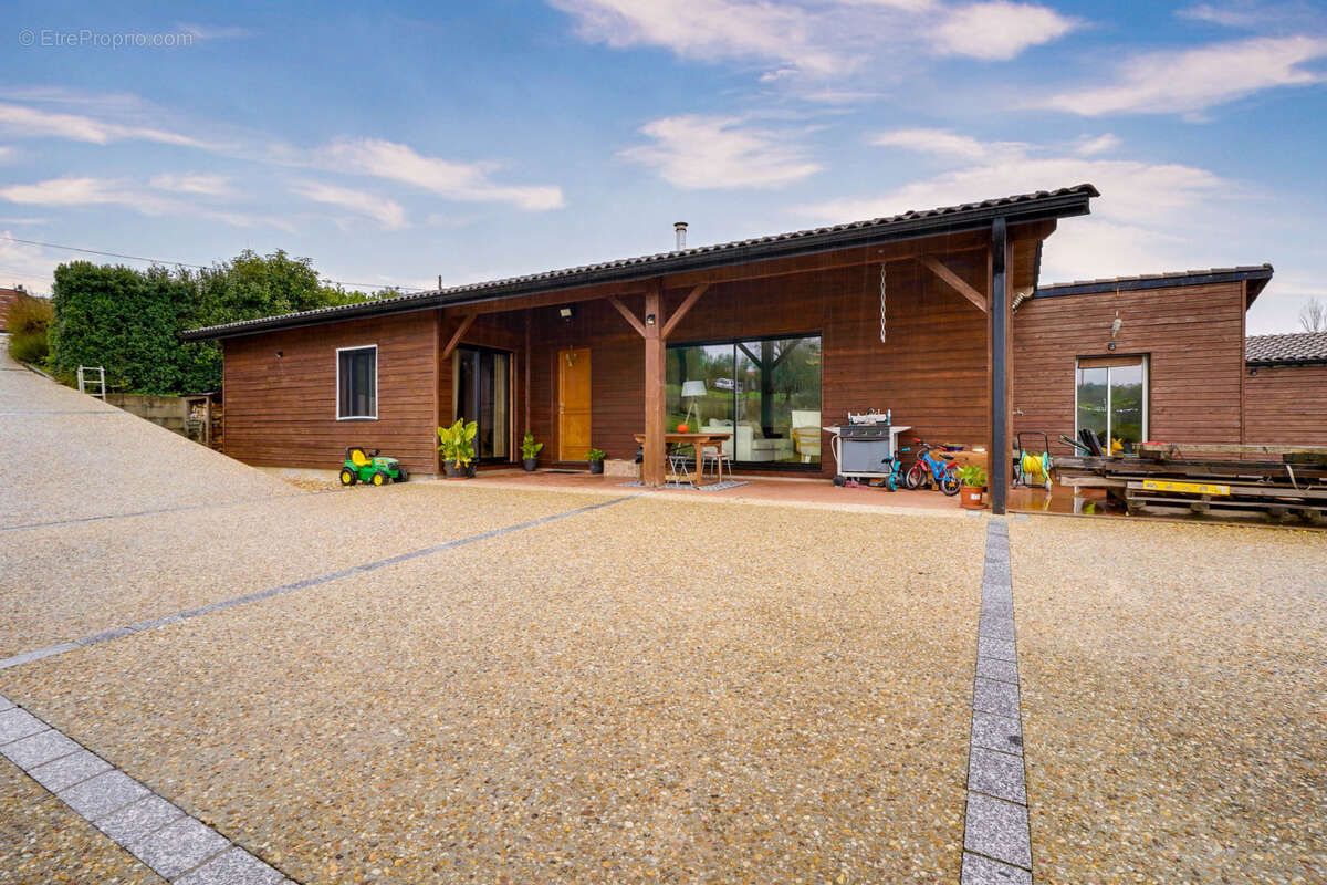 Maison à SAINT-MARTIN-DE-LAYE