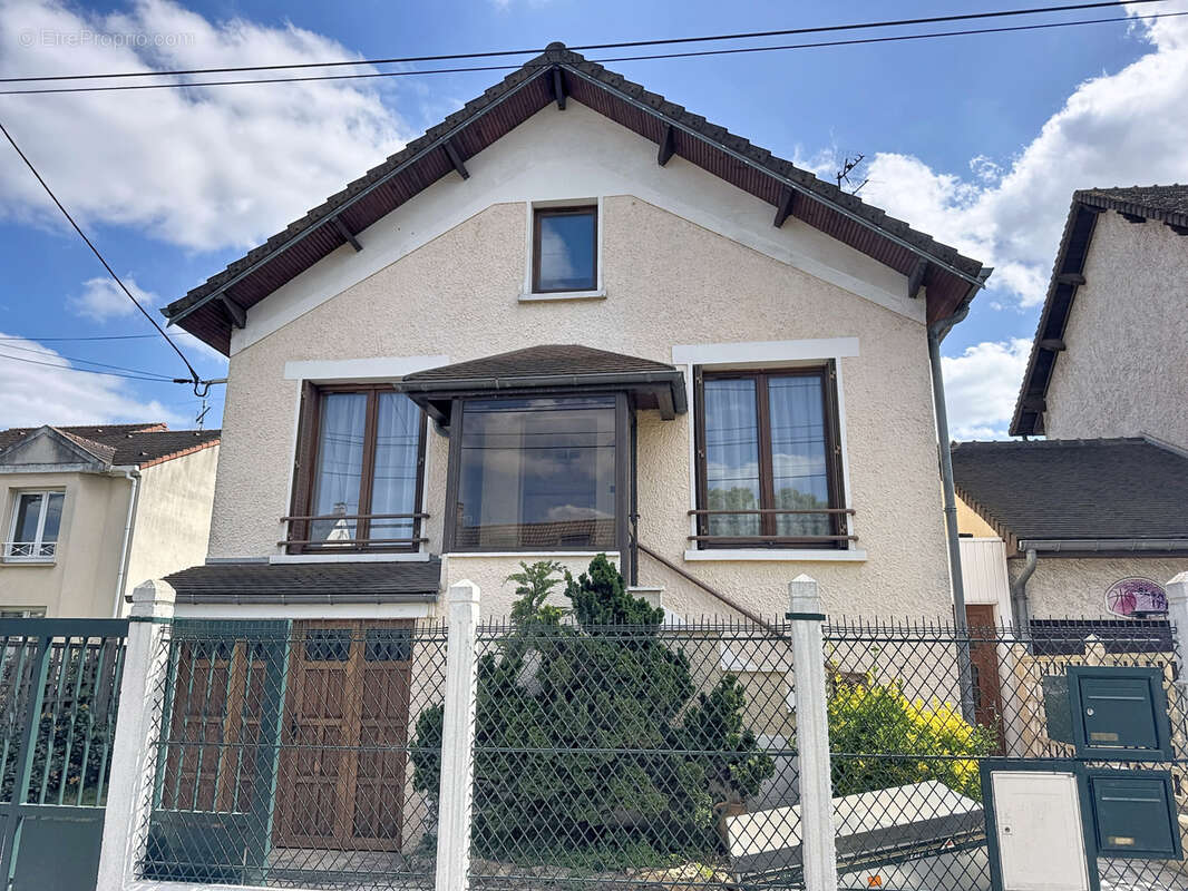 Maison à PARAY-VIEILLE-POSTE