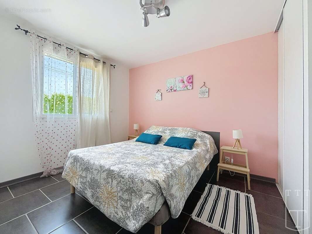 Maison à VALLON-PONT-D&#039;ARC