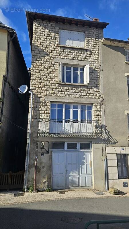 Maison à SAINT-GENIEZ-D'OLT