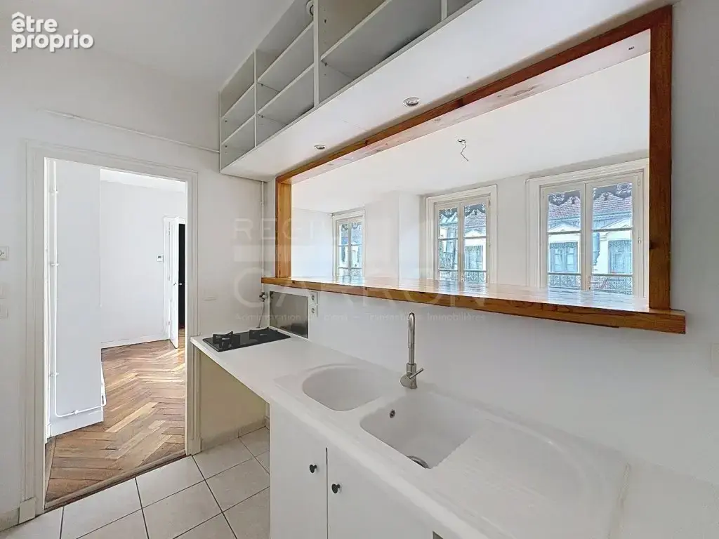 Lyon 2 / jacobin - rue gasparin t3 57m² dernier etage balcon 345000€ - photo 7