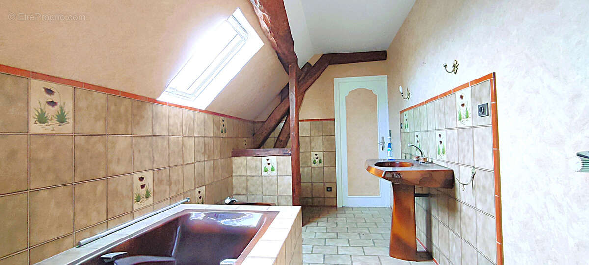 Maison à PRUNAY-LE-GILLON