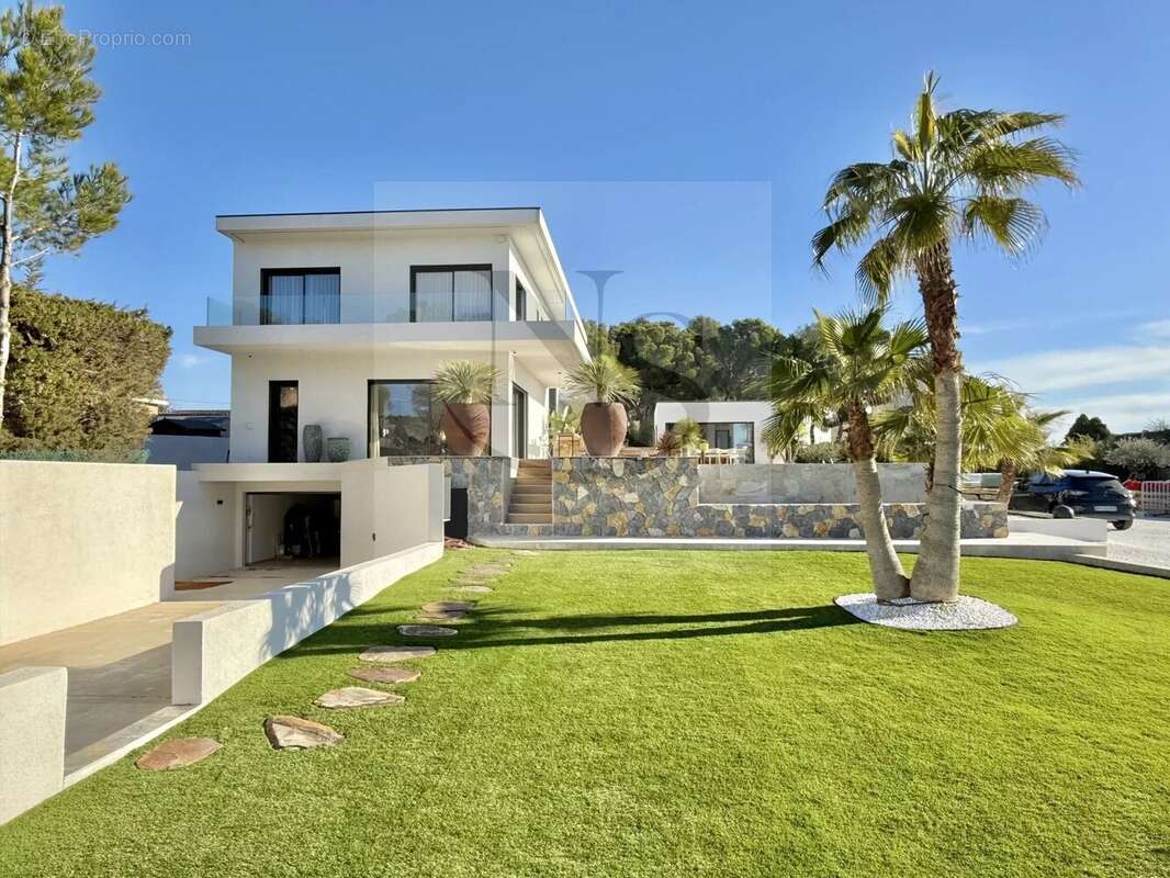 Maison à CARRY-LE-ROUET