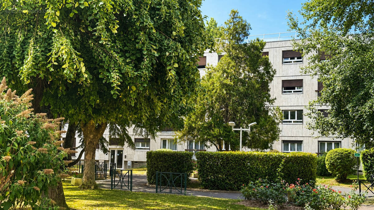 Appartement à CHILLY-MAZARIN