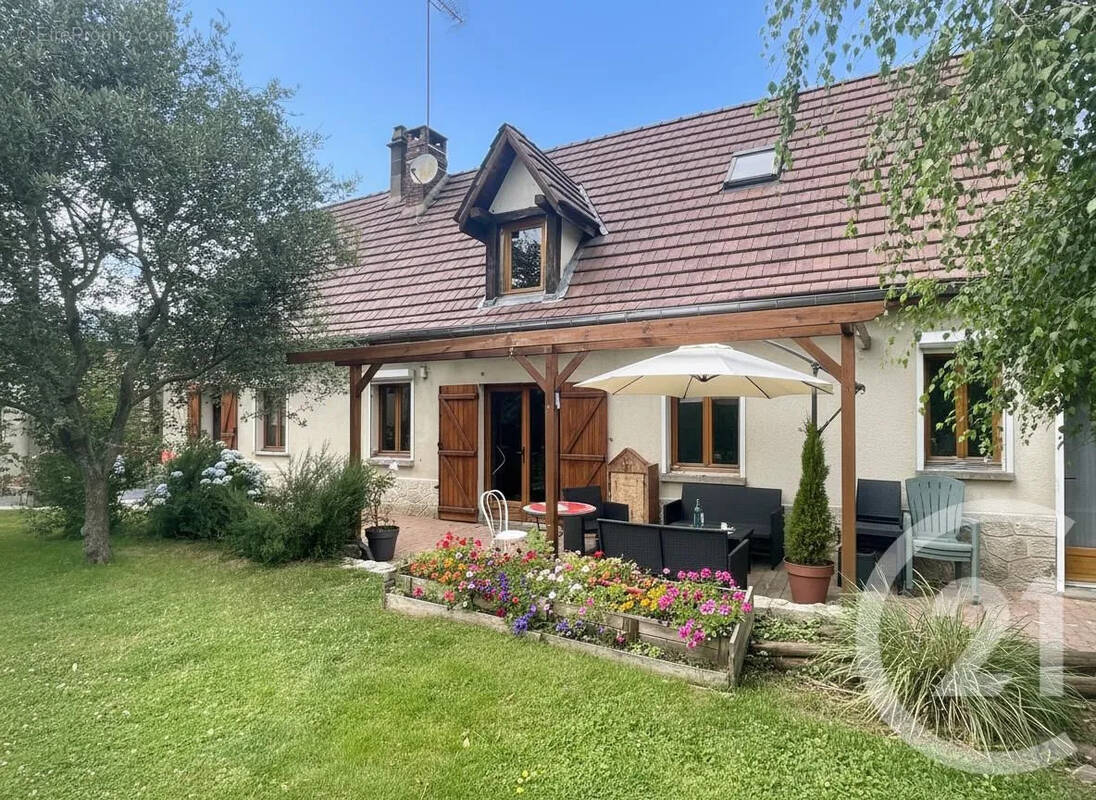 Maison à NEUF-MARCHE
