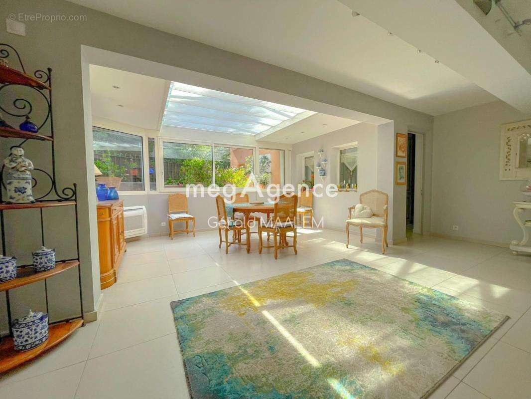 Villa de 204m² avec piscine à Roquebrune-sur-Argens - photo 8