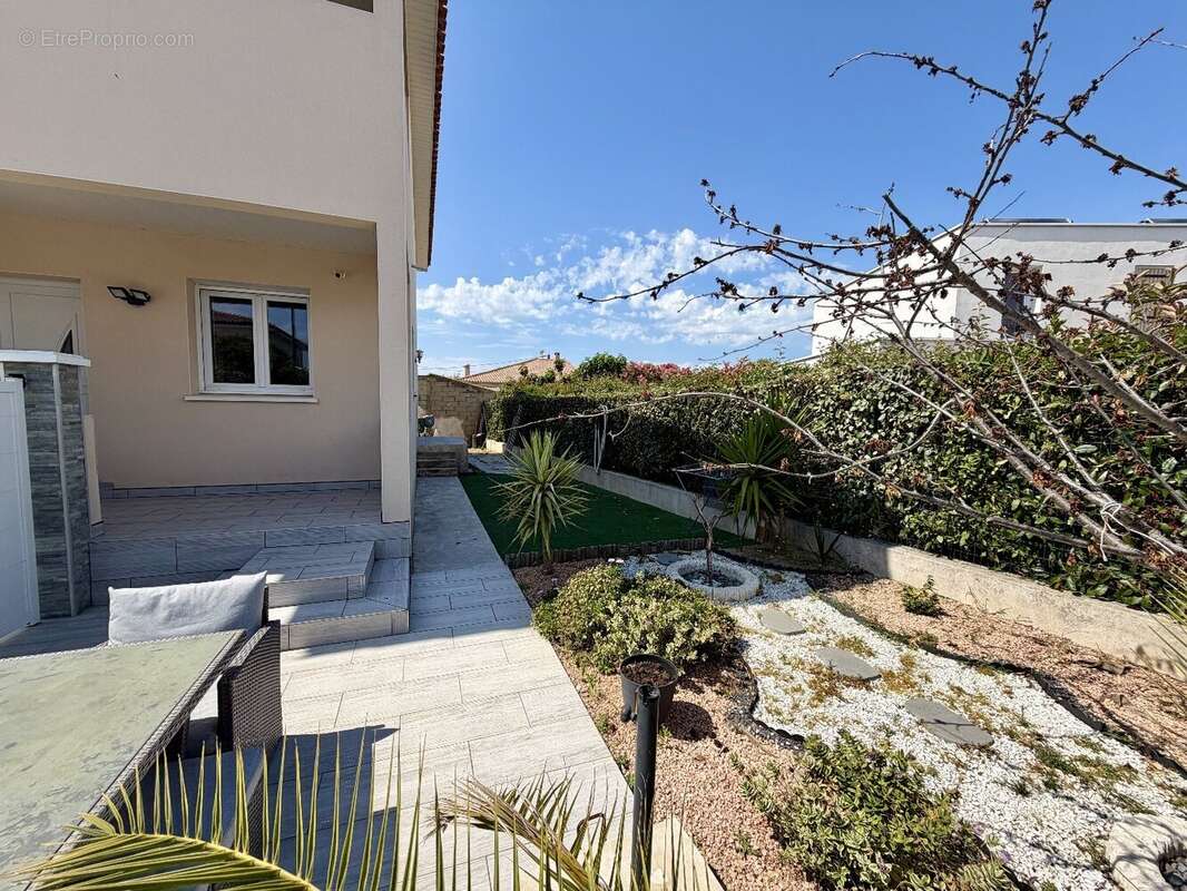 Maison à BESSAN