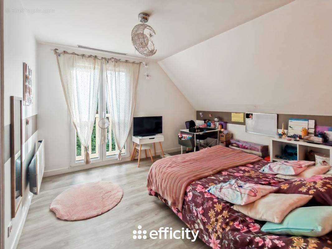 Maison à LA QUEUE-EN-BRIE