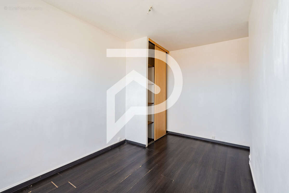 Appartement à MARSEILLE-5E