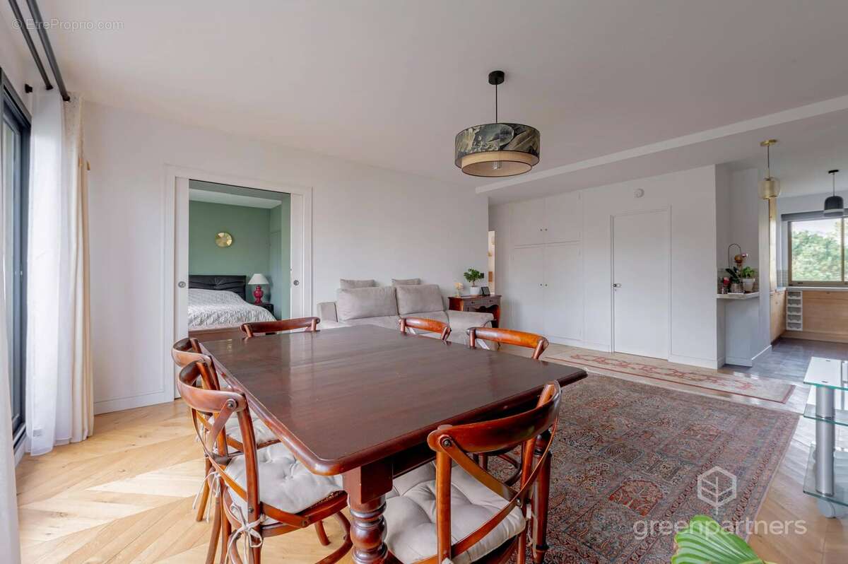 Appartement à NEUILLY-SUR-SEINE