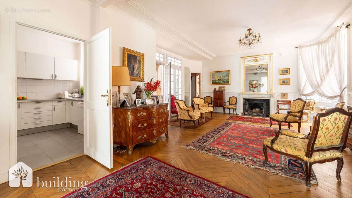 Appartement à PARIS-17E