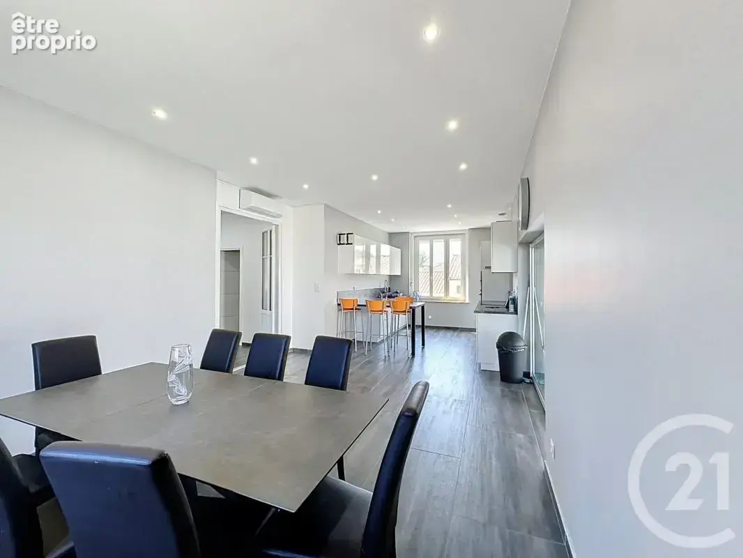 Maison 360 m² à Feyzin  - photo 11