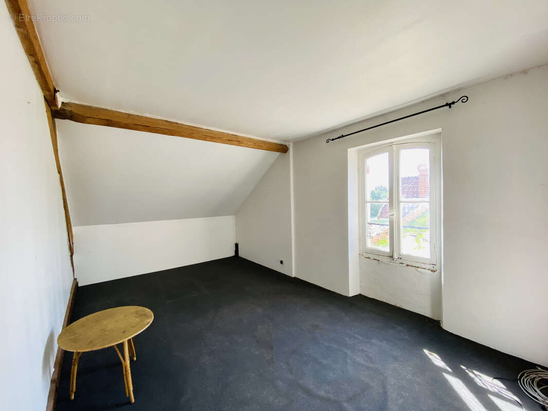 Maison à MONTEREAU-FAULT-YONNE