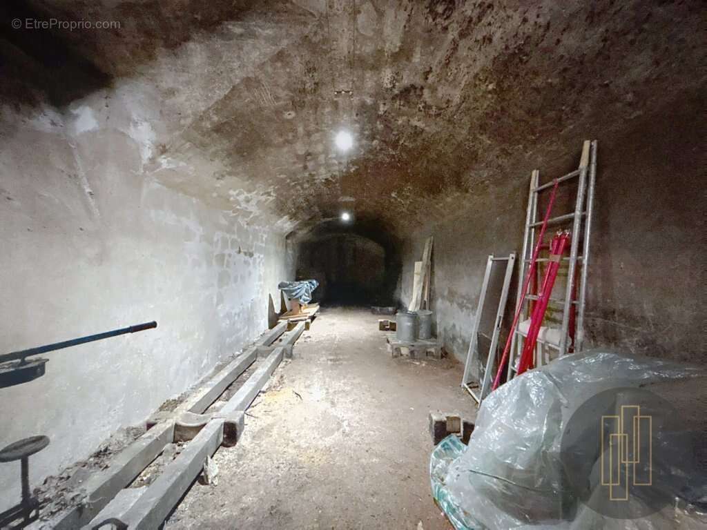 Maison à SAINT-ETIENNE-DES-OULLIERES