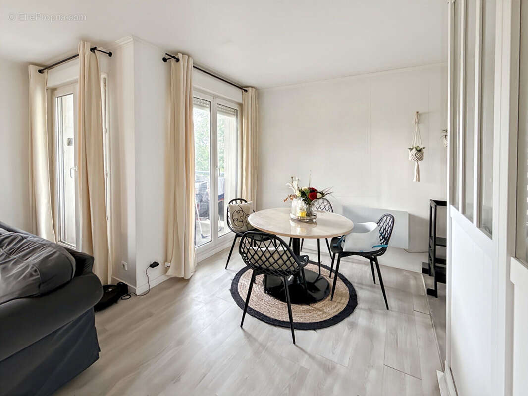 Appartement à MOISSY-CRAMAYEL