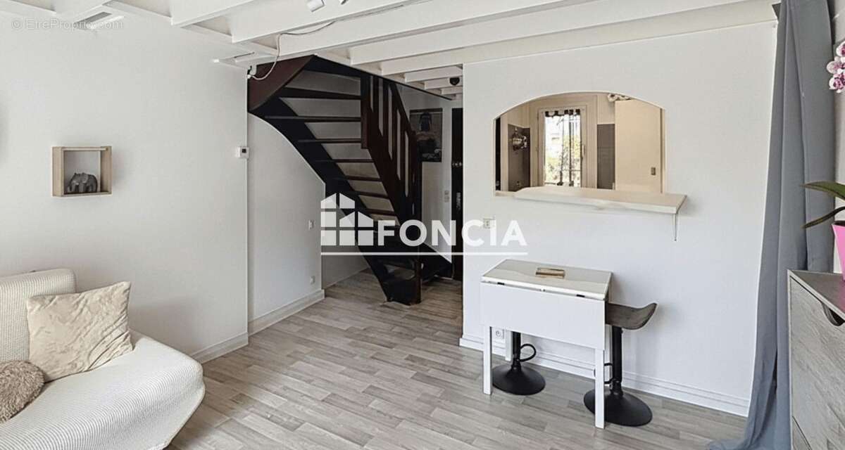 Charmante maison en triplex avec jardin privatif - photo 3