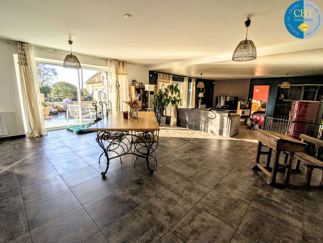 Maison à LES BRULAIS