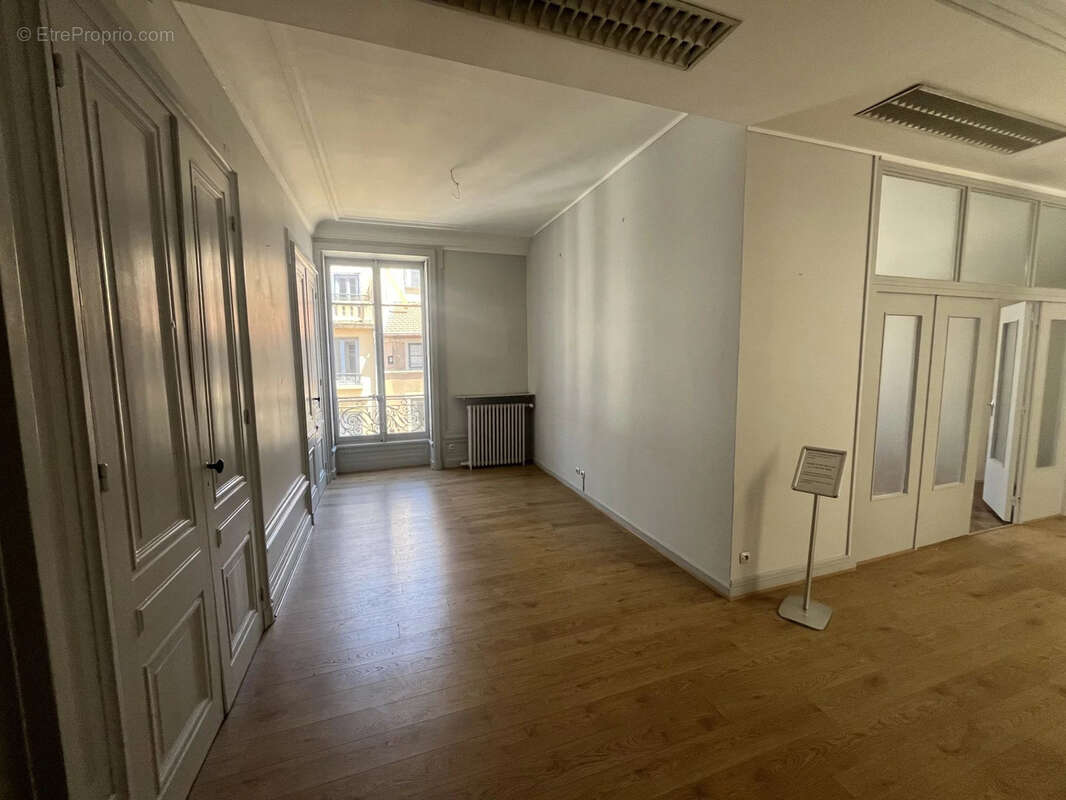 A Vendre Lyon 1 Proche rue de la bourse de 180 m2 - photo 8