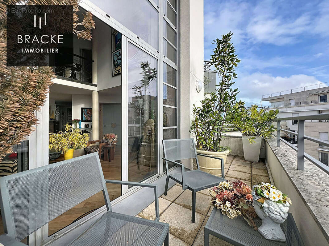 Appartement à COURBEVOIE