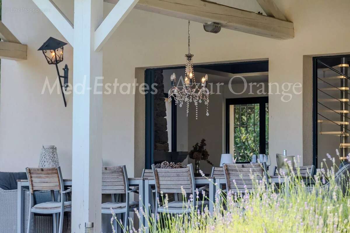 Maison à PLAN-DE-LA-TOUR