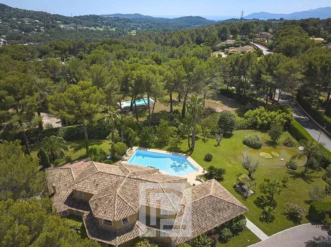 Maison à MOUGINS