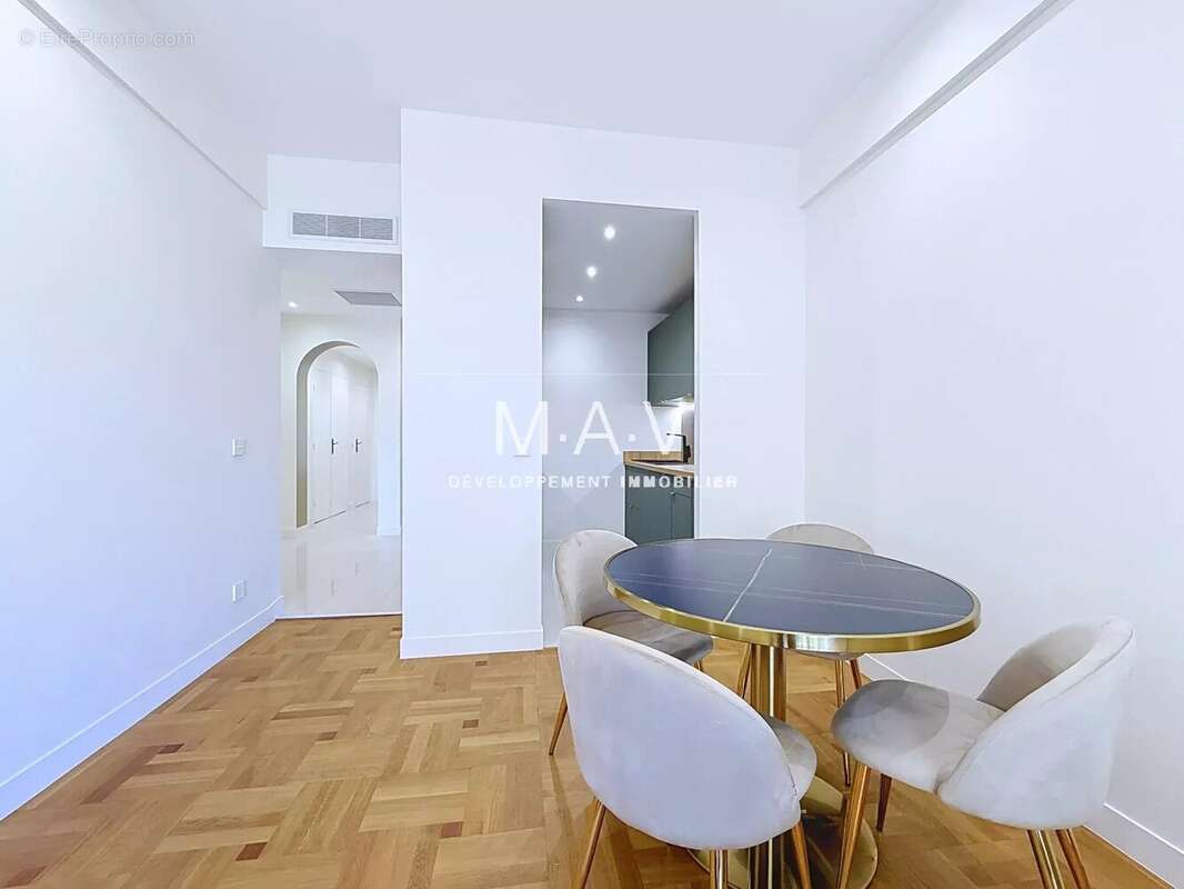 Coeur nice/fleurs gambetta appartement 3 pièces luxueusement rénové terrasse au calme - photo 11