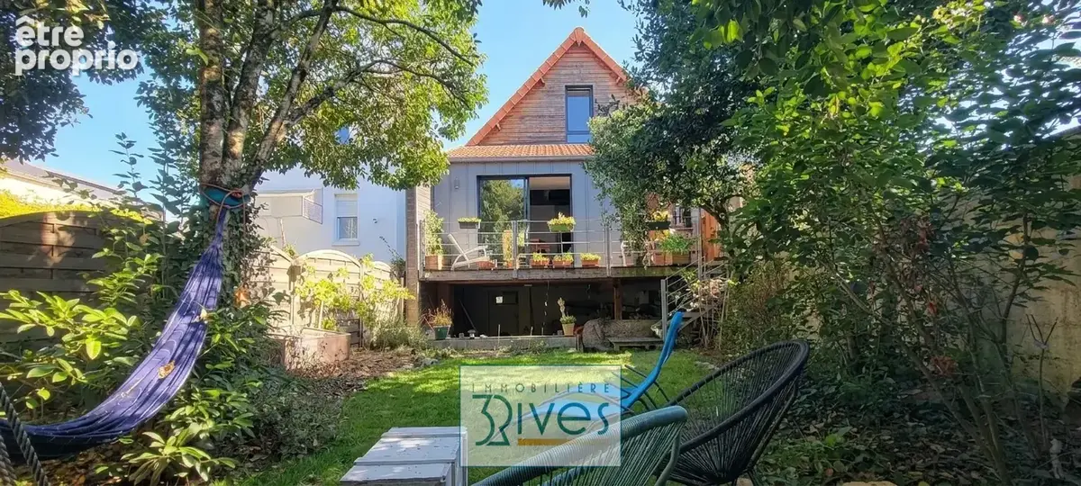 Rareté sur le secteur Saint-Nicolas / Balzac   Maison de ville avec jardin et garage - photo 1