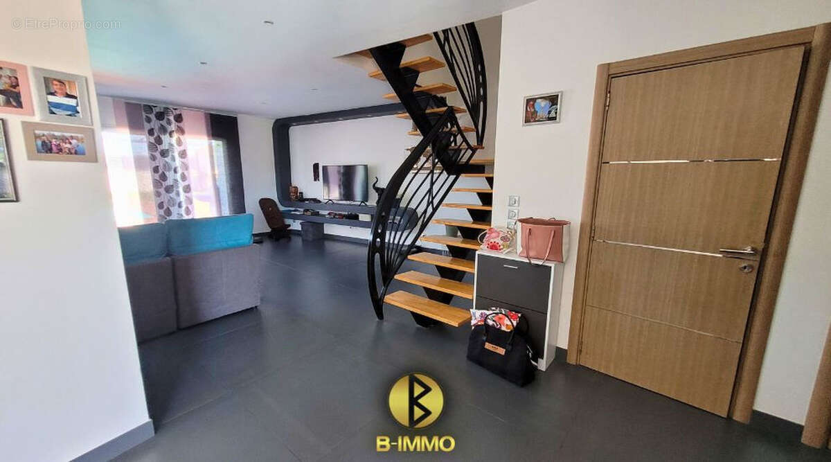 Maison à SAINT-CLAIR-DU-RHONE